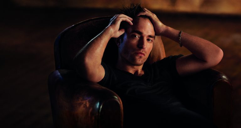 Dior lança Dior Homme Parfum com Robert Pattinson