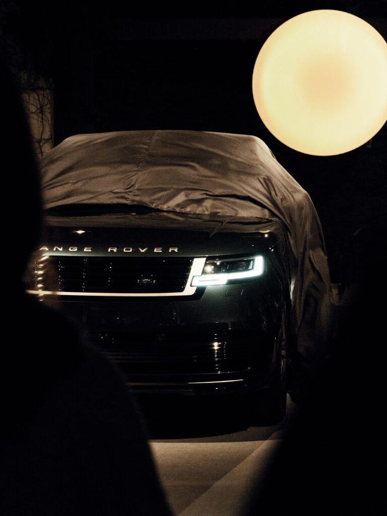 Pra lá de exclusivo: Range Rover apresenta dois carros únicos inspirados nas belezas naturais do Brasil